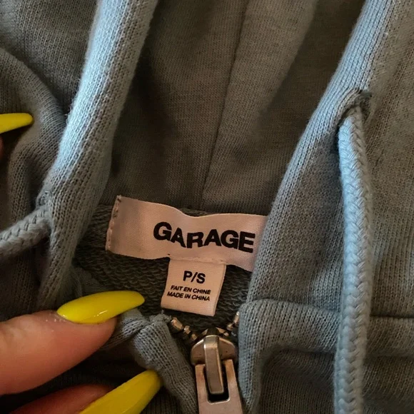 Cropped zip up - Picture 3 of 3